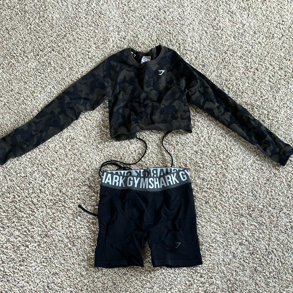 NWT Gymshark Adapt set Shorts and Crop Top - Picture 3 of 5